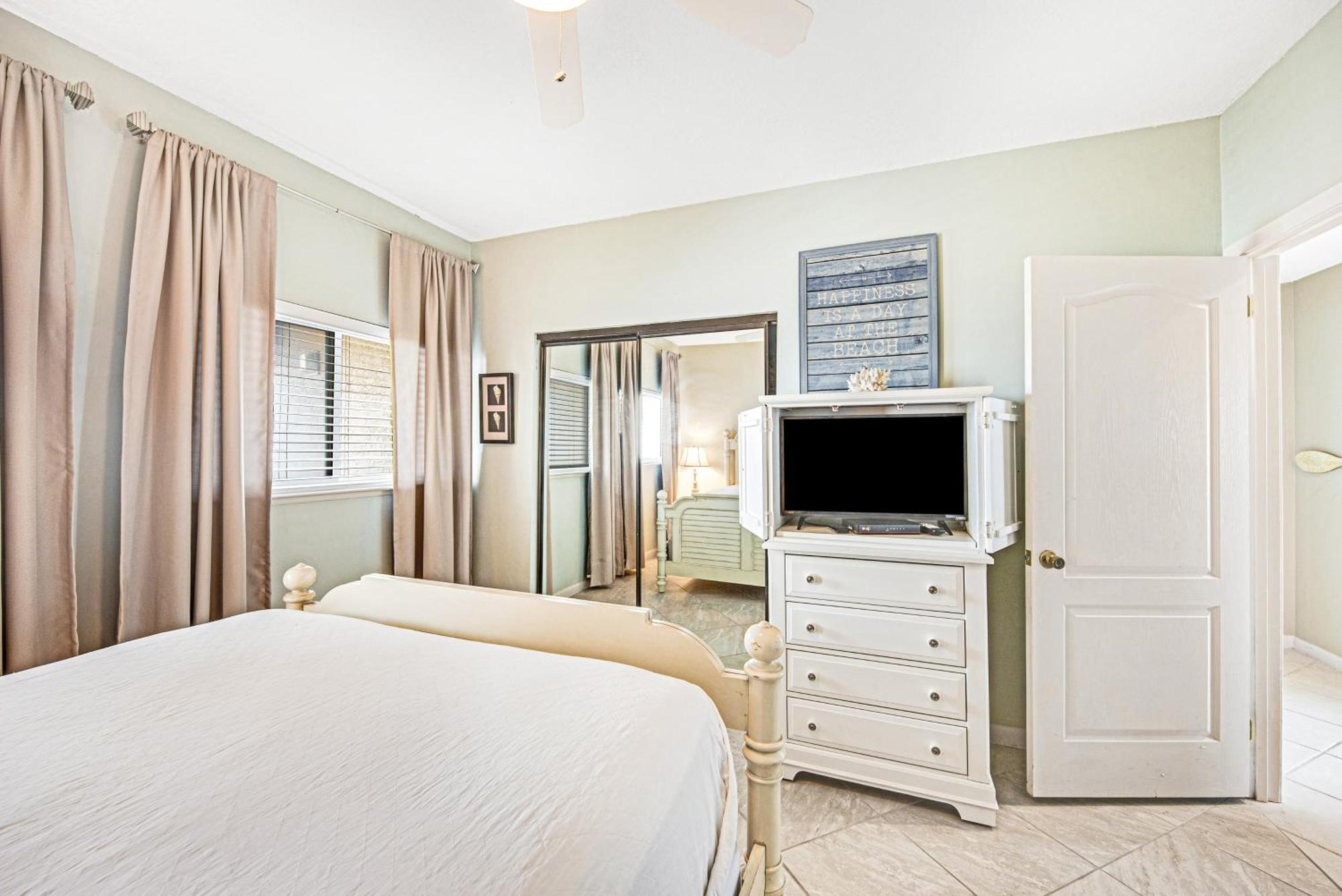 Beach House Destin Room photo